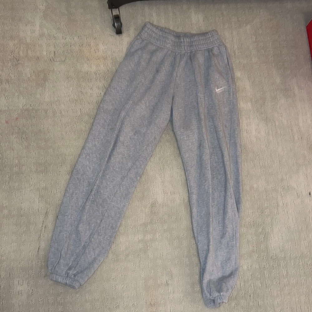 COPY - Gray Nike sweatpants size xs.